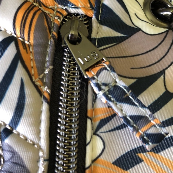 LUG - Swivel Crossbody - Picture 6 of 10